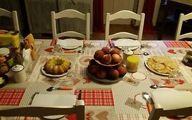 La Petite Maison Dans Bretigny